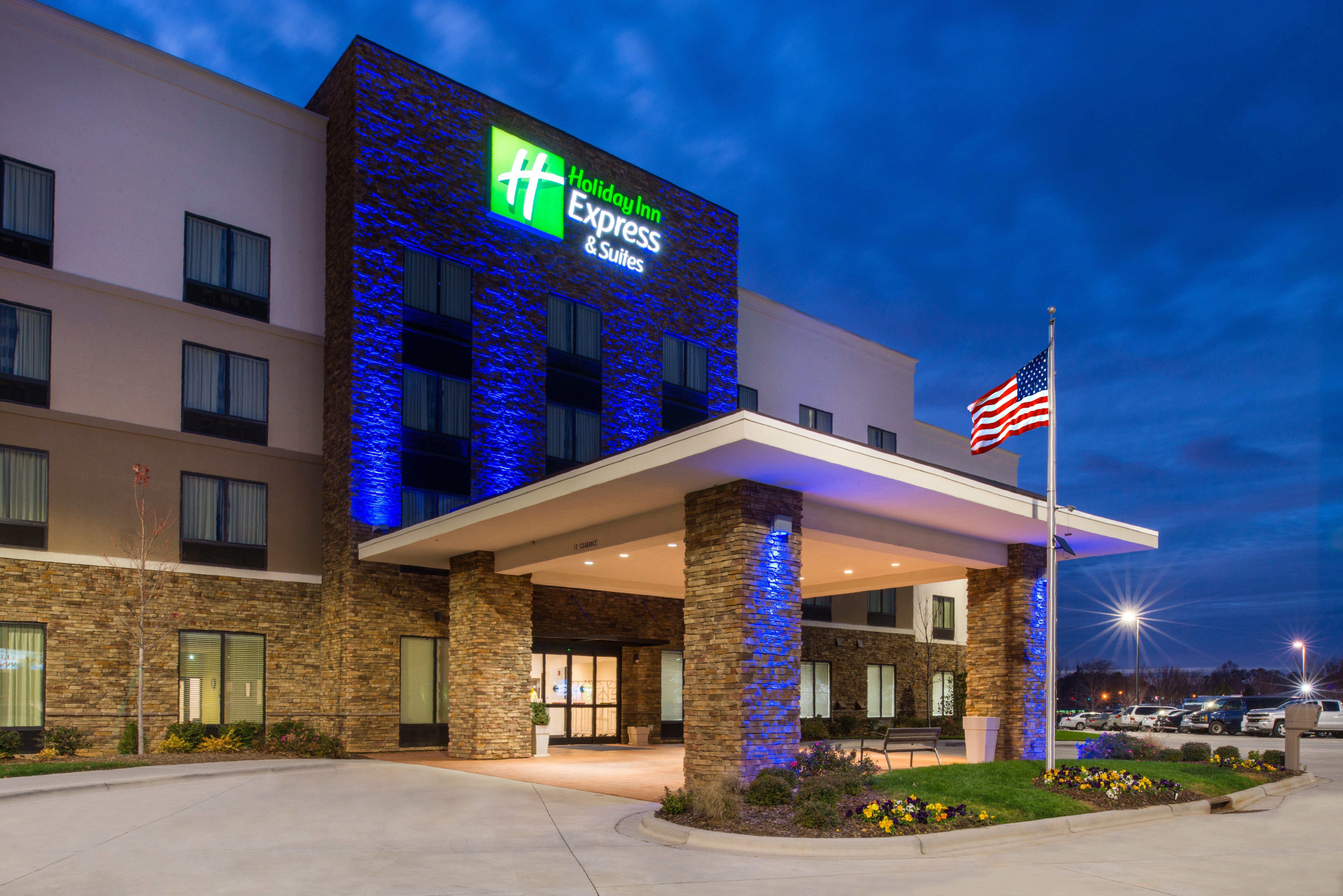 Holiday Inn Express & Suites Monroe, An Ihg Hotel Exterior photo