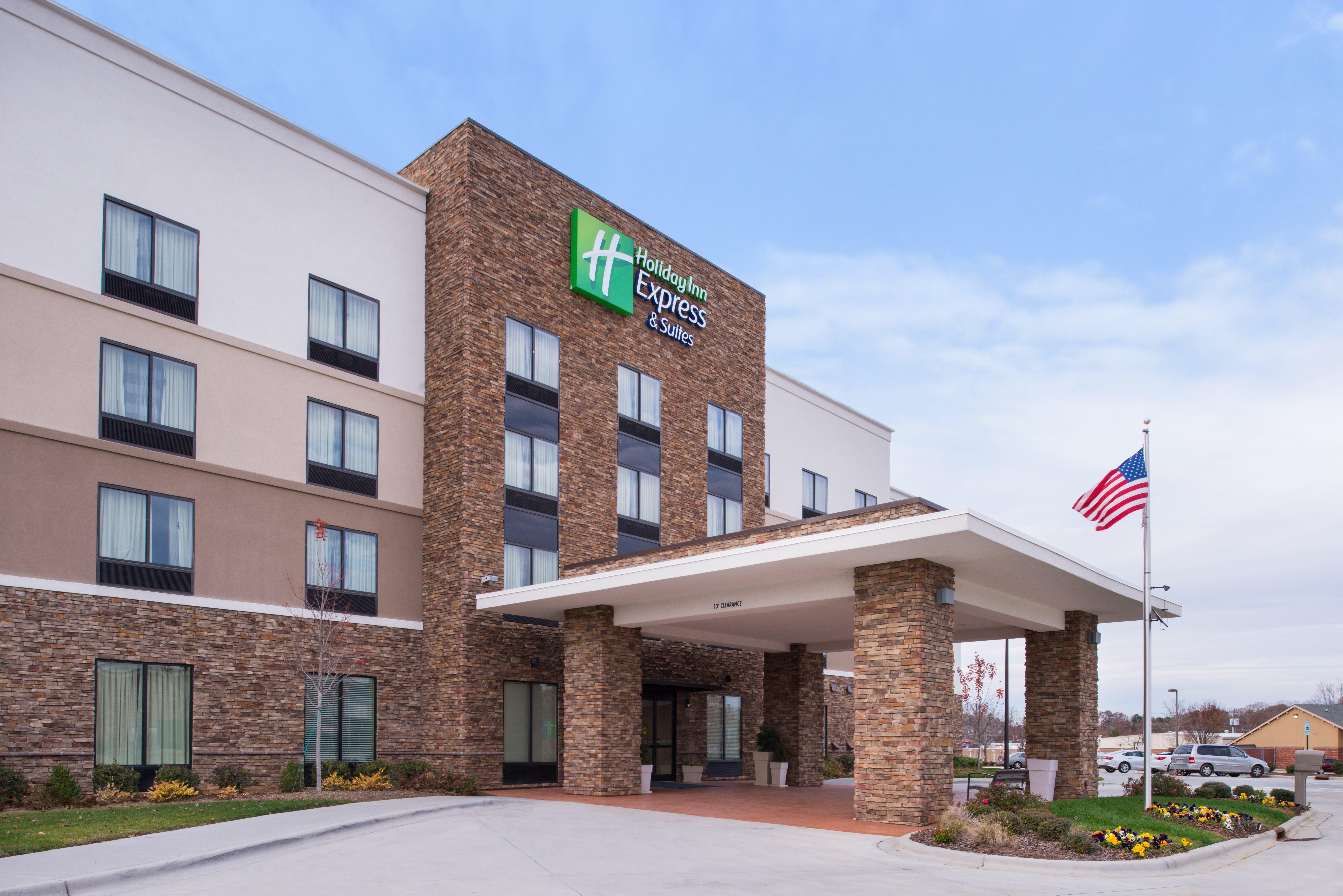 Holiday Inn Express & Suites Monroe, An Ihg Hotel Exterior photo